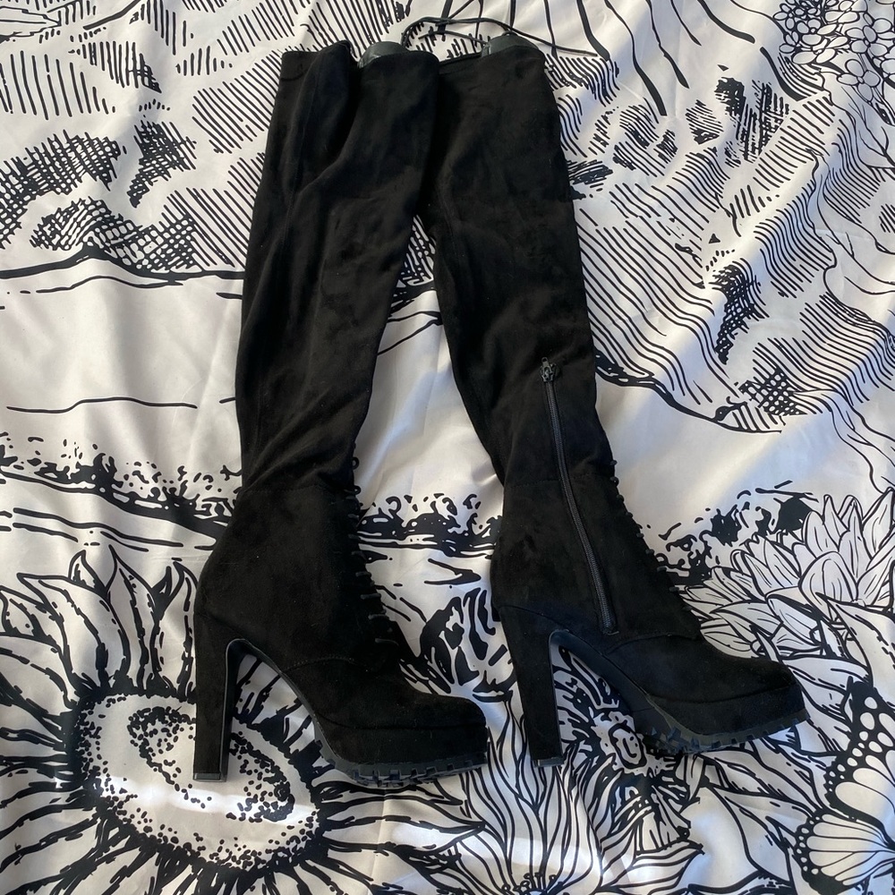 Shoe Dazzle OTK boot size 8